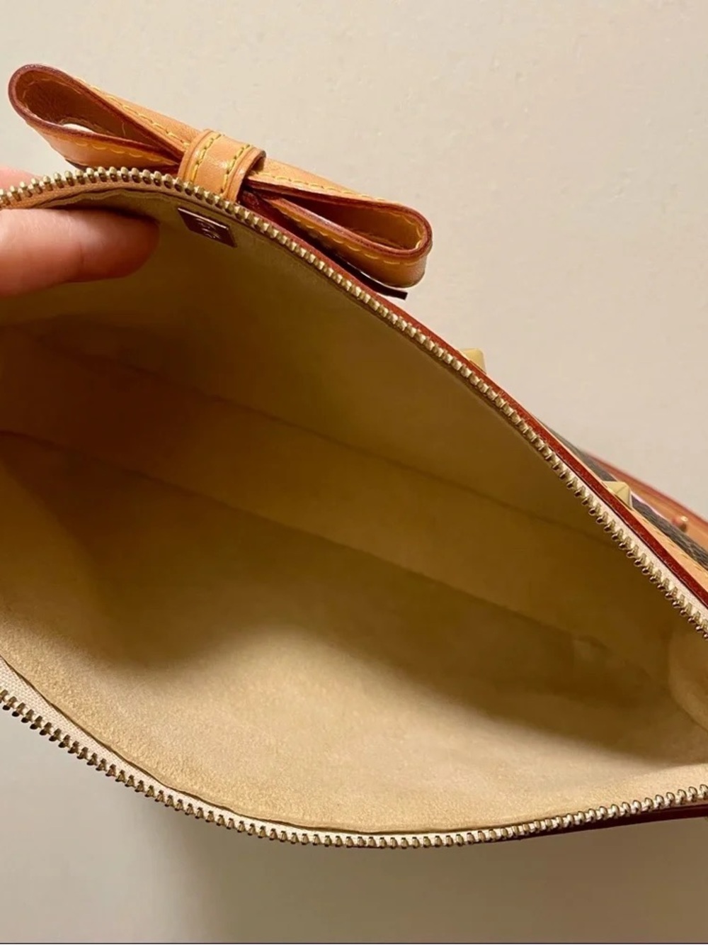 Takashi Murakami Louis Vuitton Cherry Blossom Pochette - Picture 3 of 7